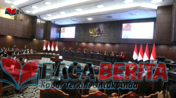 MK NYATAKAN GUGATAN SYARAT PENDIDIKAN GIBRAN TIDAK DAPAT DITERIMA